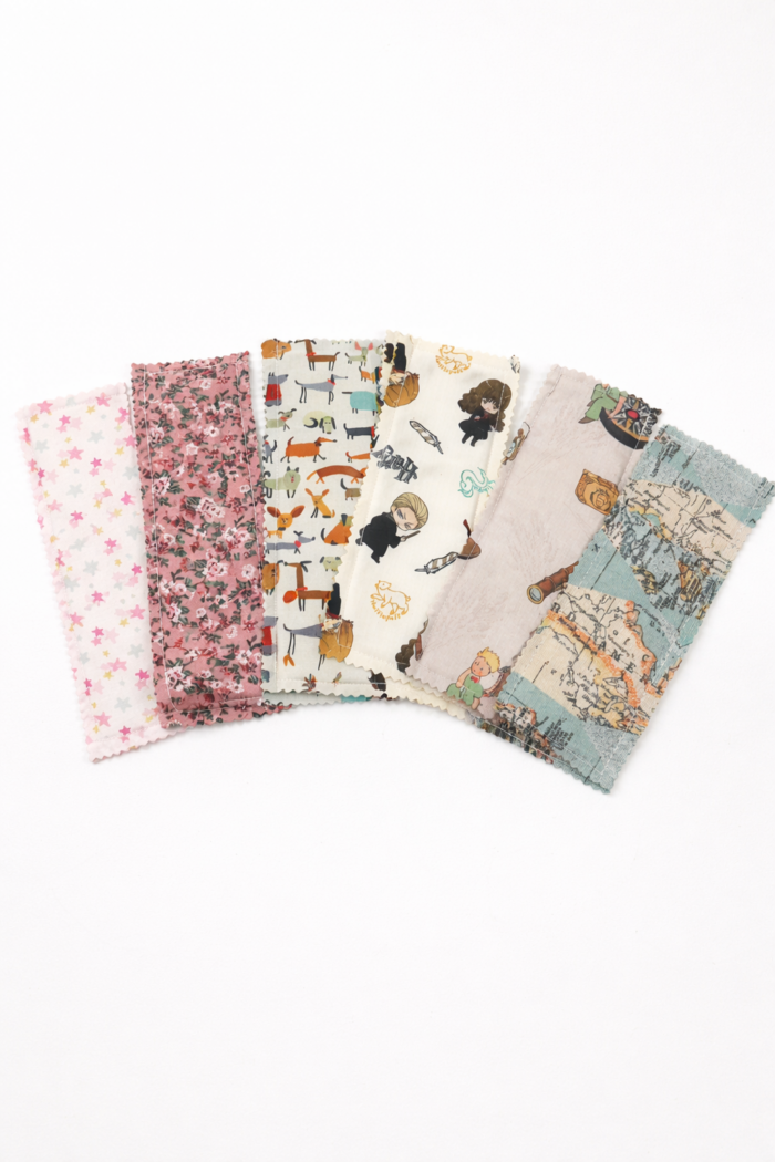Funda protectora libro con marca páginas
